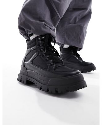 Buffalo vegan-friendly chunky boots in black