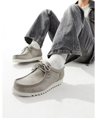 Clarks Wallabee FTRE lo shoes in grey suede-Neutral