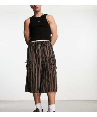 COLLUSION baggy stripe skater short with bungee in brown
