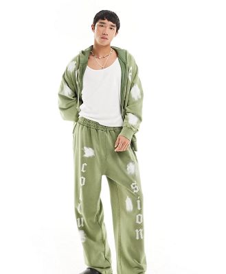 COLLUSION paint splat relaxed trackies in khaki (part of a set)-Green