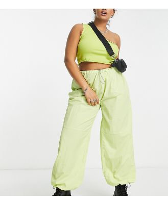 Daisy Street Plus relaxed cargo pants in crinkle pistachio-Green