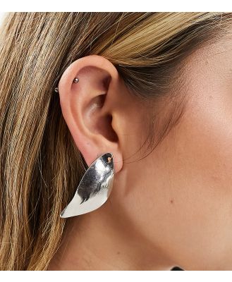 DesignB London abstract statement stud earrings in silver