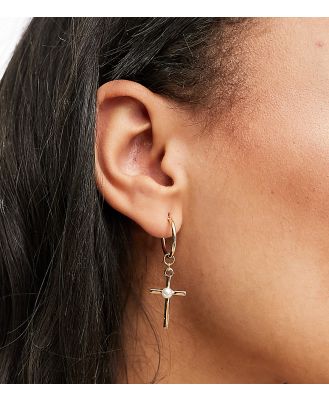 DesignB London huggie hoop earrings with cross pearl charm in gold