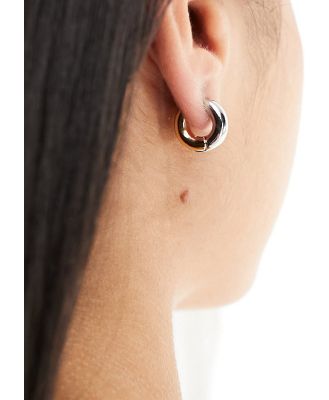 DesignB London mixed metal huggie hoop earrings in silver and gold-Multi