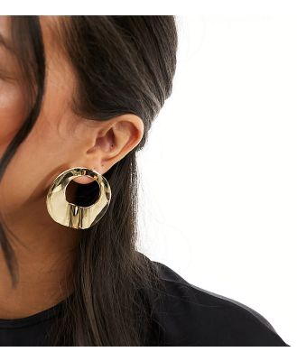 DesignB London molten cutout statement stud earrings in gold