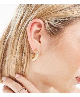 DesignB London textured chunky hoop earrings in gold