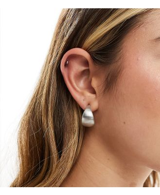 DesignB London thick textured hoop earrings in silver
