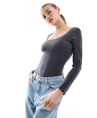 Fashionkilla sculpted scoop neck body in charcoal blue-Navy