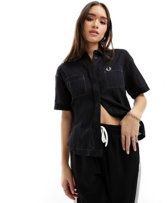 Fred Perry crepe short sleeve shirt in black