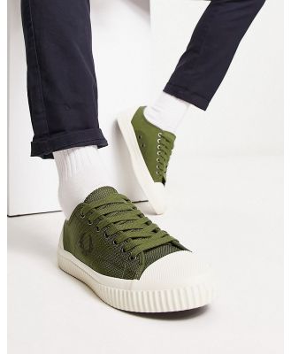 Fred Perry Hughes canvas shoes in khaki-Green