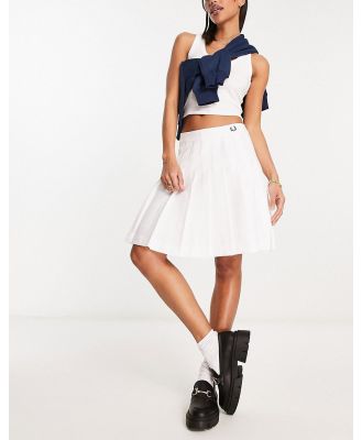 Fred Perry pleated tennis skirt in snow white