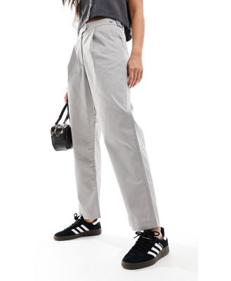 Fred Perry straight leg pants in limestone grey