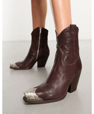 Free People Brayden leather toe-cap detail cowboy ankle boots in hot fudge-Brown