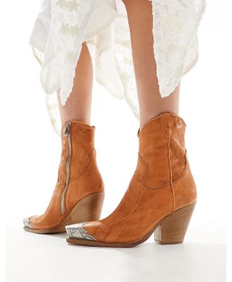 Free People Brayden leather western boots with toecap in deep tan-Black