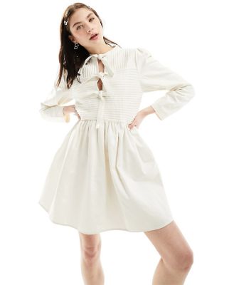 Ghospell long sleeve bow mini smock dress in ivory-White