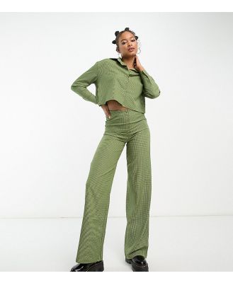 Heartbreak Tall cropped shirt in green gingham (part of a set)