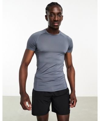 HIIT base layer t-shirt in charcoal-Grey