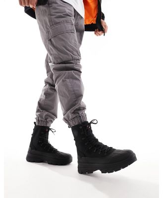 Hunter Explorer desert boots in black