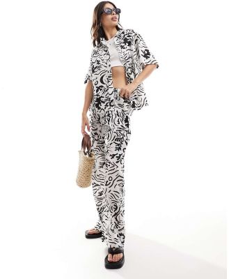 Iisla & Bird graphic print oversized resort shirt in white and black (part of a set)-Multi