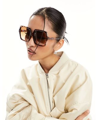 Jeepers Peepers oversized square sunglasses in tortoiseshell-Brown