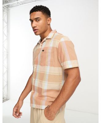 Lee resort short sleeve check relaxed fit shirt in tan-Brown