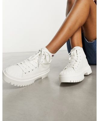 Levi's Hi-Top Patton sneakers in white with logo