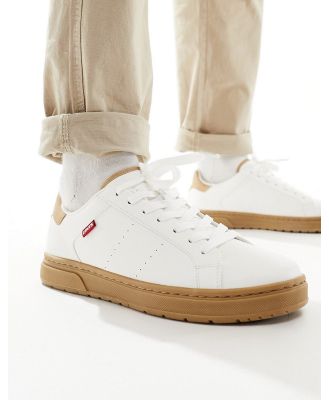 Levi's Piper sneakers in white with logo and gumsole