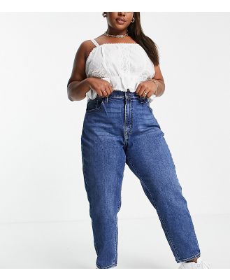 Levi's Plus high-waisted mom jeans in blue wash