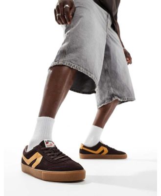 Levi's Sneak suede sneakers with gumsole in brown and yellow