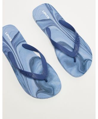 Levi's thongs with logo in blue marble print