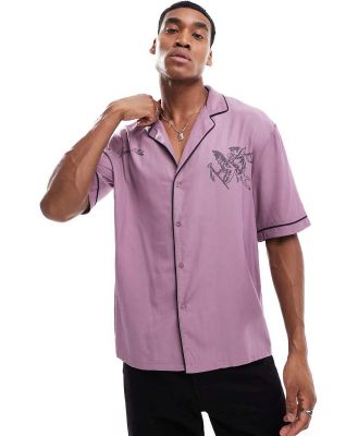 Liquor N Poker motif print back bowling shirt in mauve-Purple