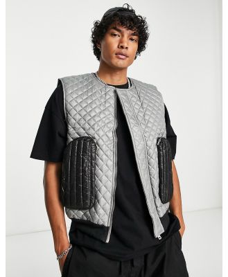 Liquor N Poker vest in light grey with 3d pockets