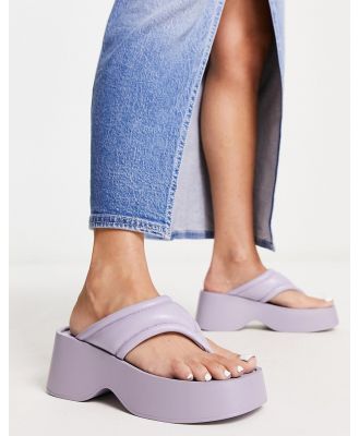 London Rebel flatform toe thong sandals in lilac-Purple