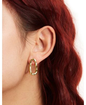 Lost Souls stainless steel wavy stud earrings in 18k gold plated