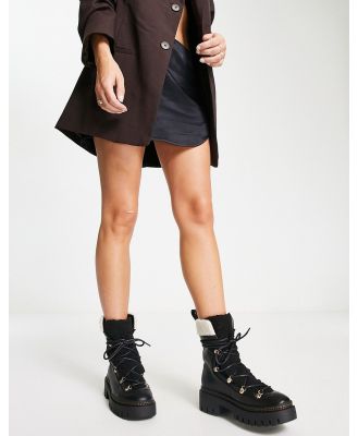 Missguided borg hiker boots in black