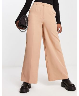 New Look wide leg tailored pant in camel-Brown