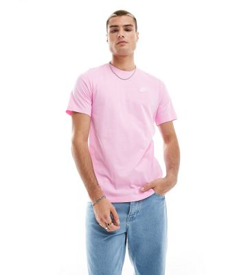 Nike Club unisex t-shirt in pink