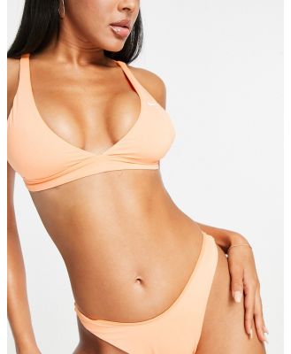 Nike Swimming Essentials bikini top in peach-Orange