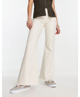 Noisy May Nat wide leg jeans with pocket detail in ecru-White