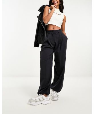 Object ultimate tailored parachute pants in grey