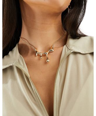 Petit Moments Banksey molten drip necklace in gold