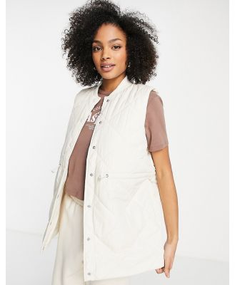 Pieces quilted vest in cream-White