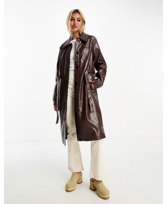 Pimkie leather look croc effect trench coat in chestnut-Brown