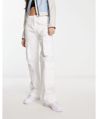 Pull & Bear multi pocket cargo pants in white