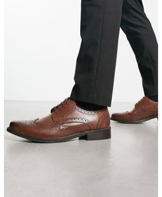 schuh Rowland brogues in brown leather