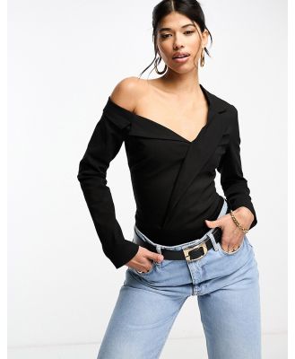 Simmi tailored off shoulder body in black