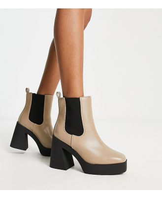 Simply Be Extra Wide Fit platform heeled chelsea boots in taupe-Neutral