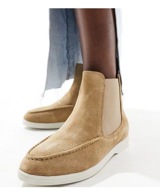 Simply Be Wide Fit chelsea boots in taupe-Neutral