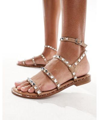 Steve Madden Travel flat sandals with studs in tan-Brown