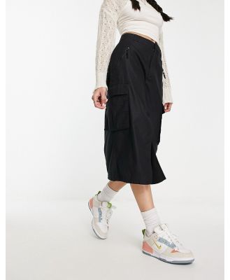 Stradivarius midi cargo skirt in black